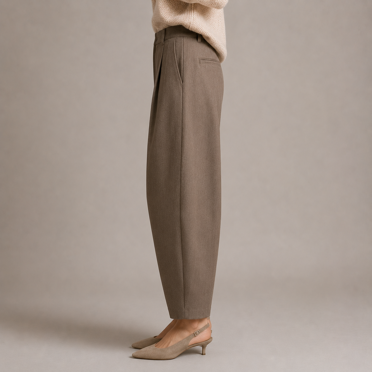 Women's High-Waisted Pleated Barrel-Leg Trousers